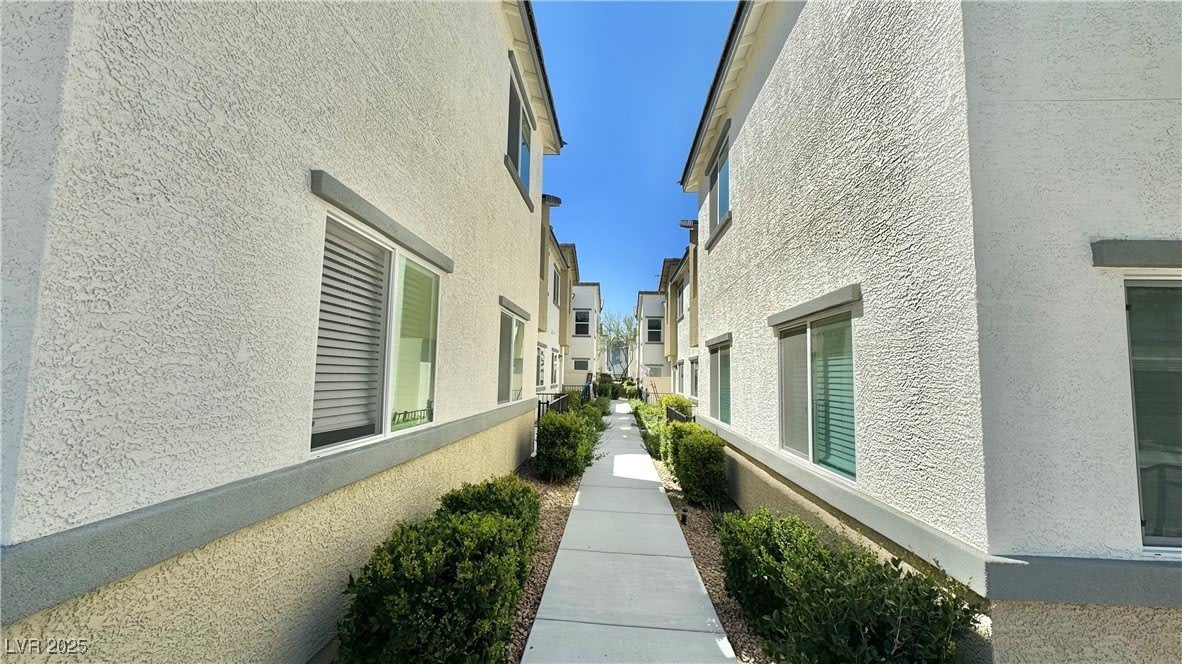 12349 Golden Wreath Road 2