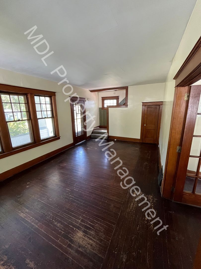 Beautiful 3 Bedroom 1.5 bath home w/ Basement