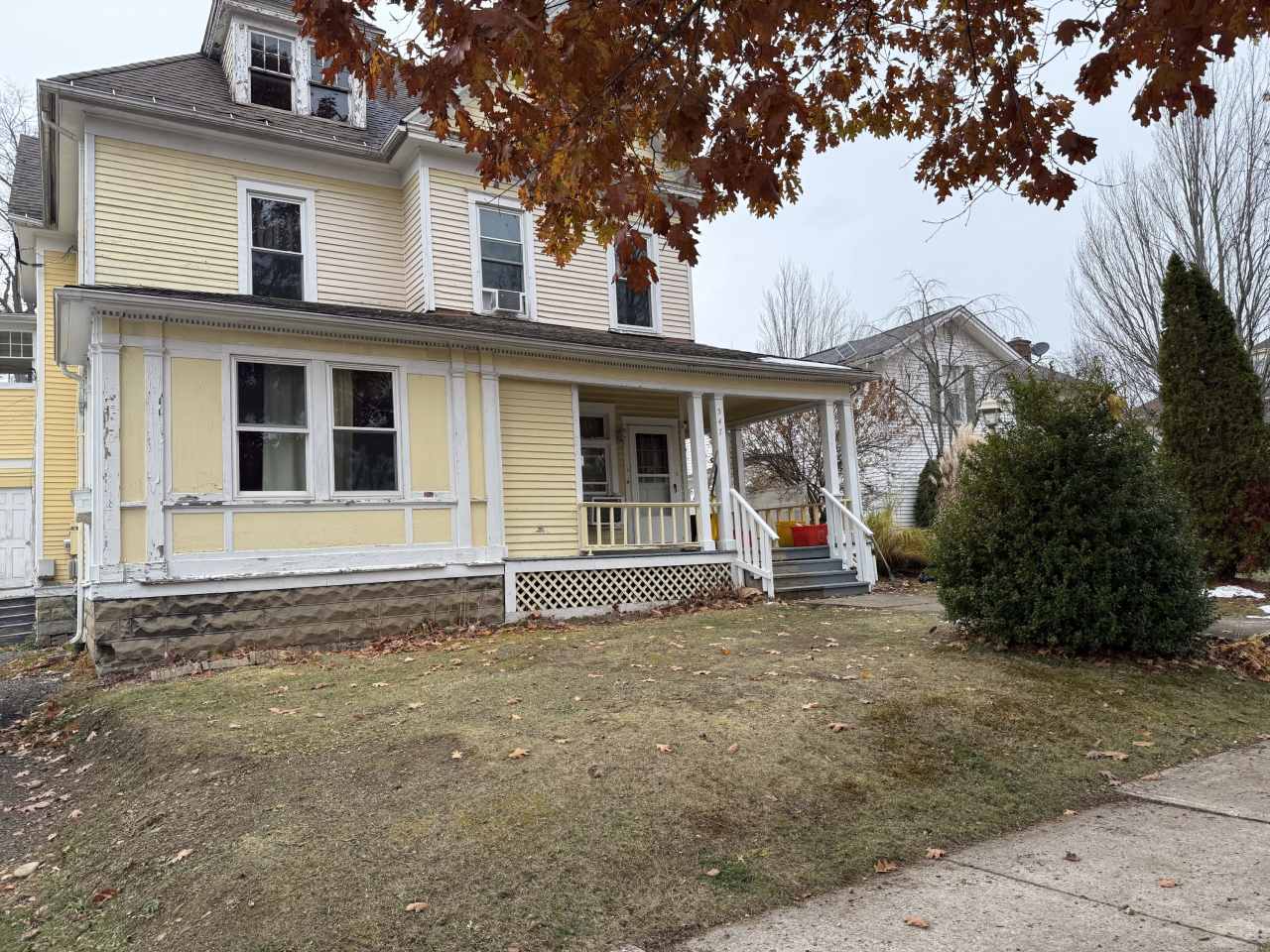 547 Lakeview Avenue - 4 Upper back