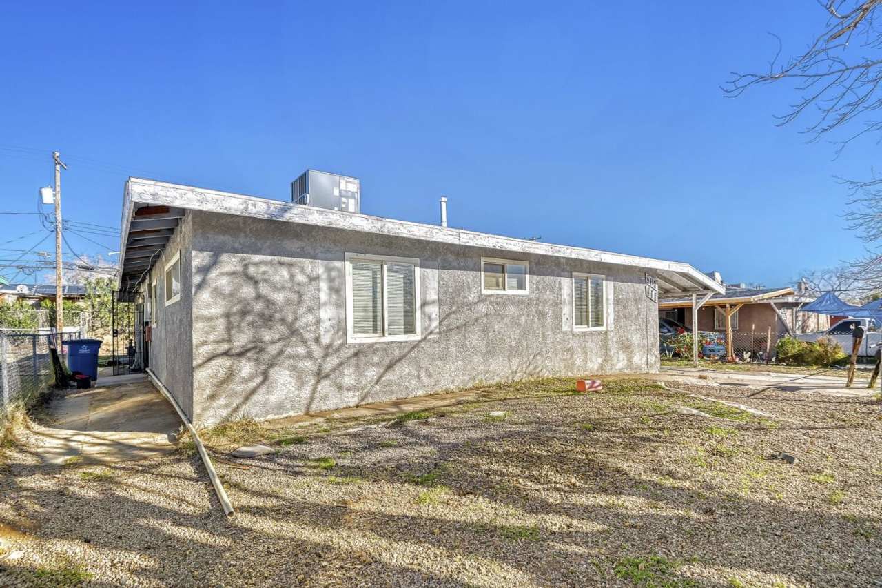 AMAZING TWO BEDROOM 1 BATH!!