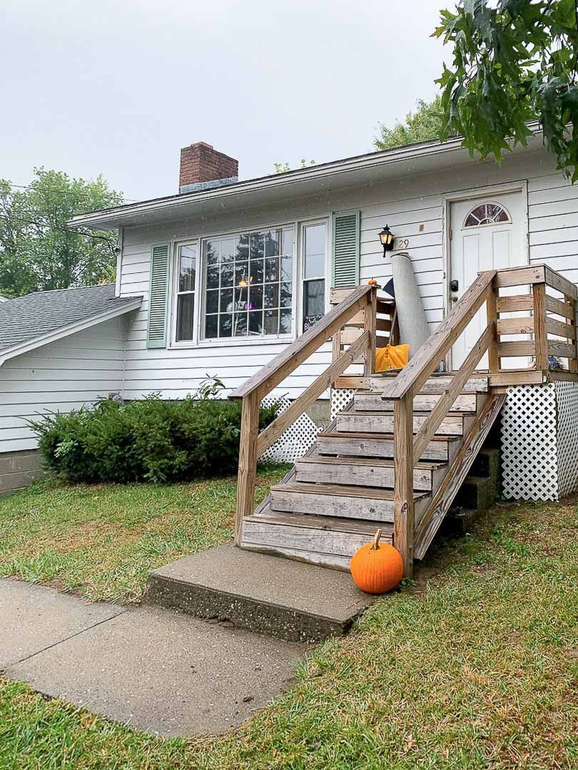 5 bedroom, 2 bathroom house (29 East Terrace)