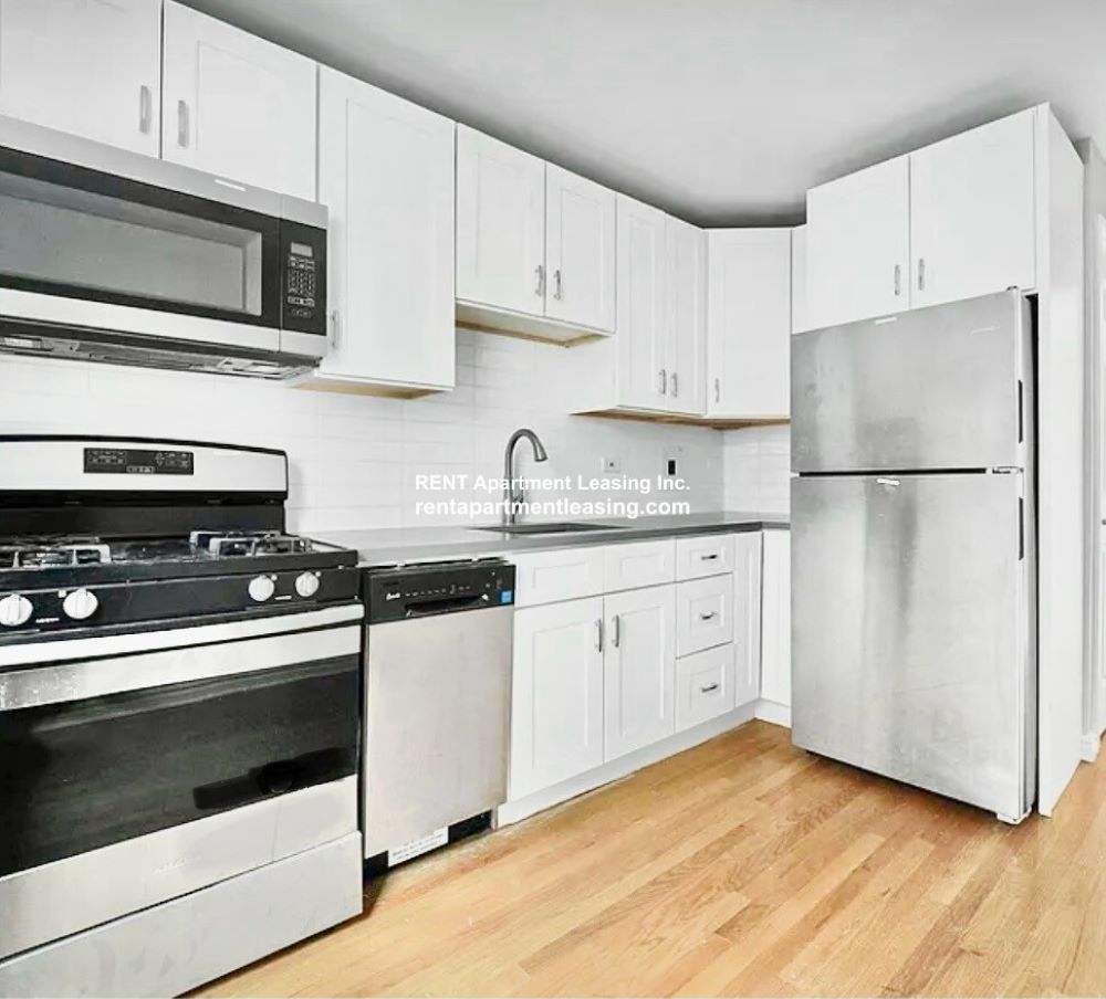 2750-2754 W North Shore Ave