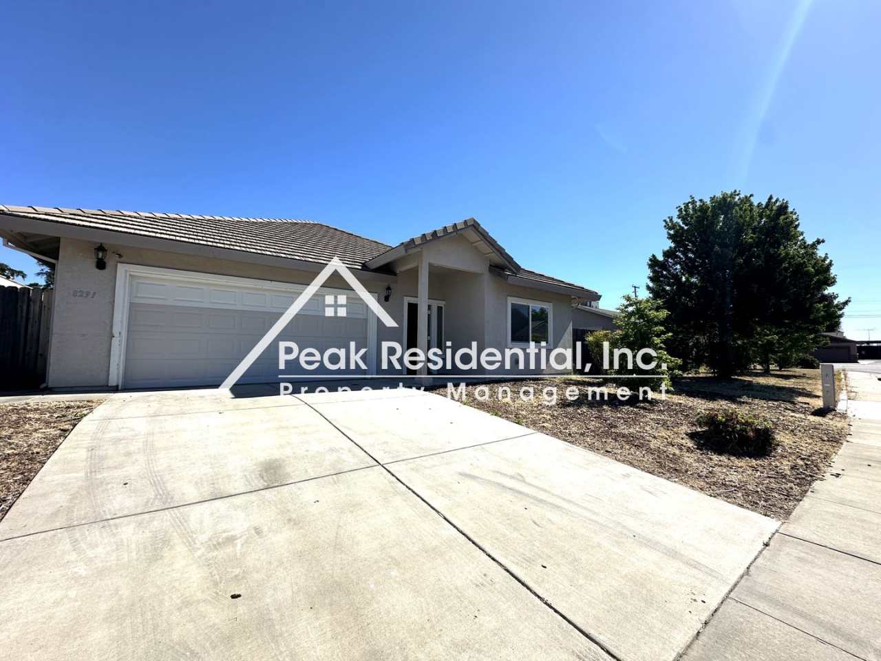 Wonderful 4bd/2ba Home with 2 Car Garage!
