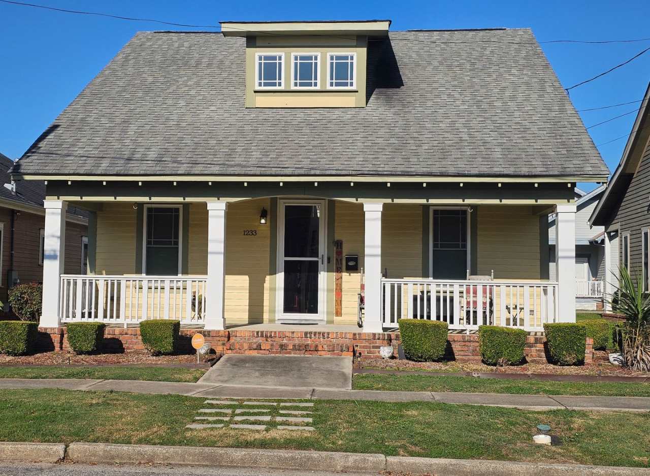 3 bdrm 2.5 bath in downtown area