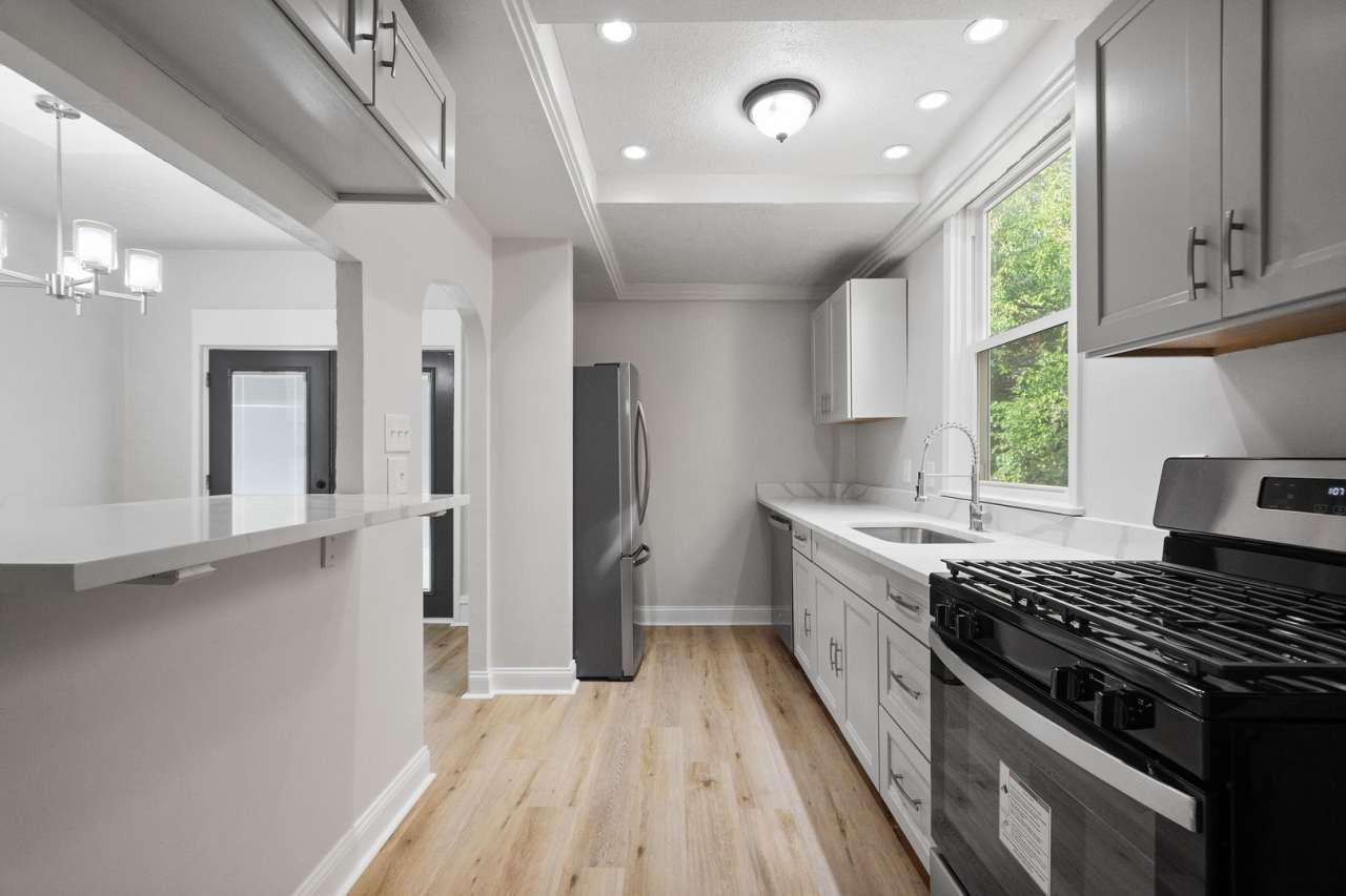 Charming 2 bedroom home in Beechview available May 1!