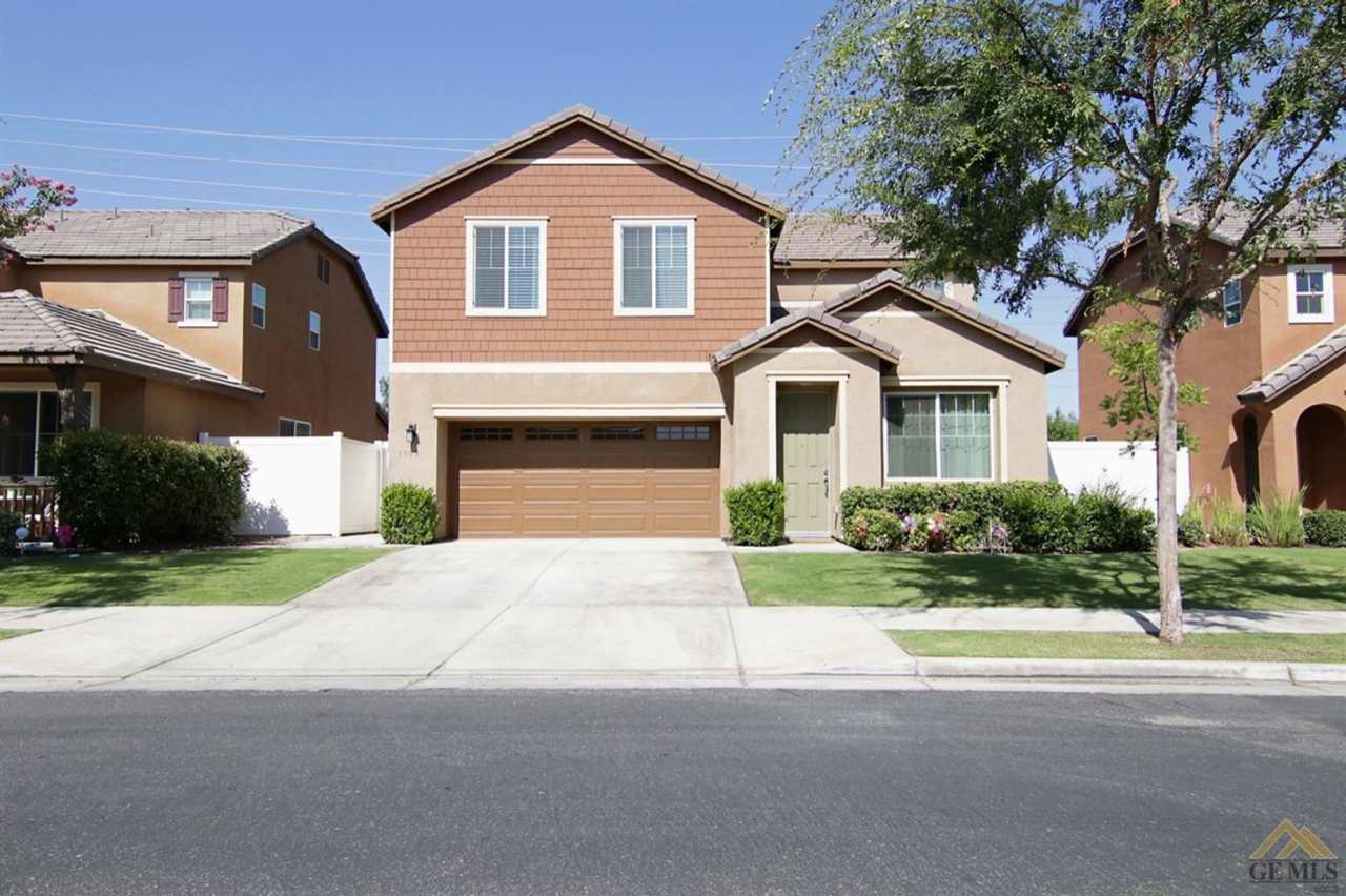 Gorgeous Home in a Gated Community with Pool!