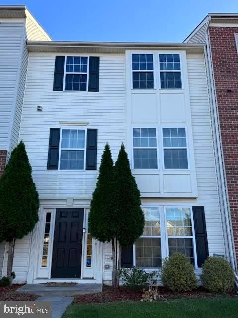 42999 EDGEWATER Street