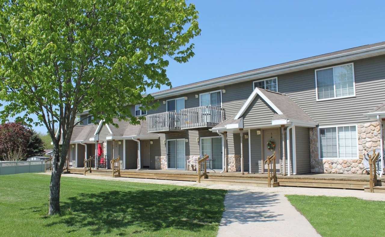 Charming 2-Bedroom, 1-Bath Apartment with Garage, Private Entrance and Washer  Dryer