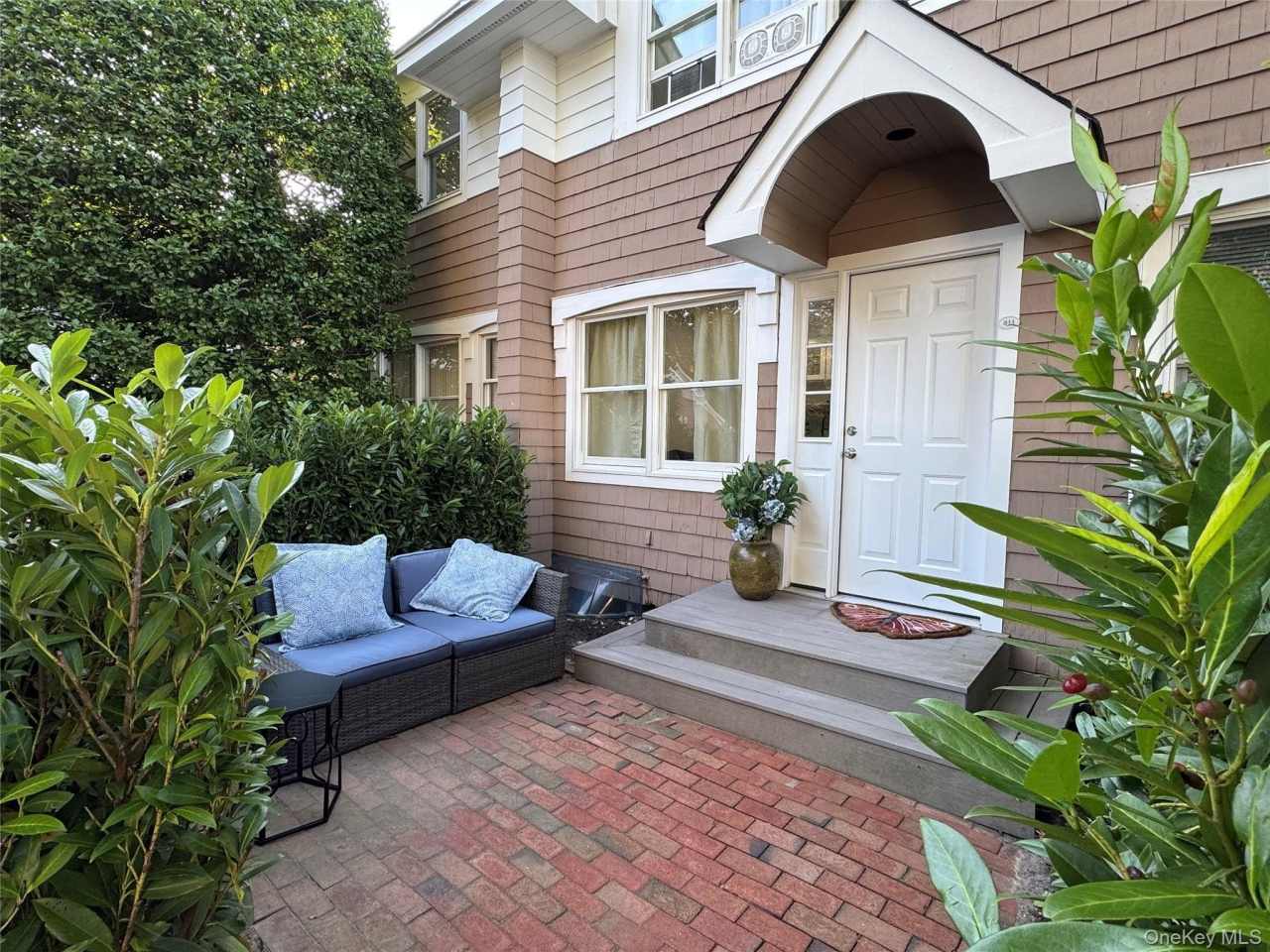 49 Canoe Place Road unit: 312