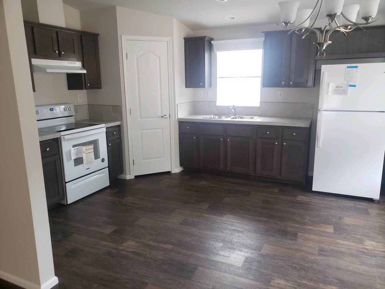 47719 Fairyglen -3 bedroom / 2 Bath in Oakridge