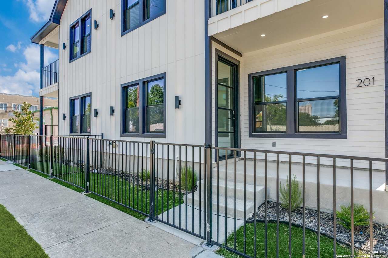 103 Paso Hondo unit: 201