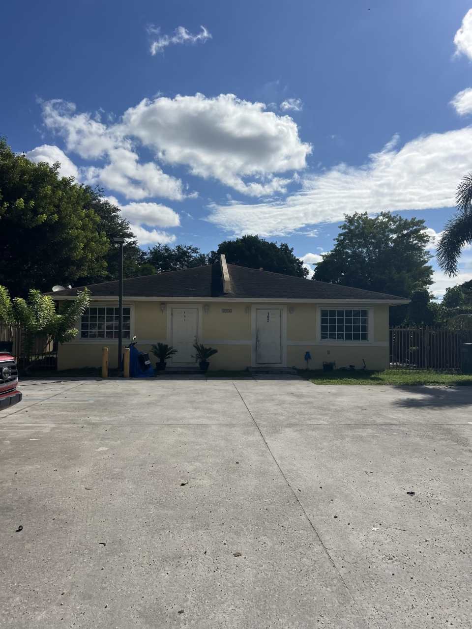 1255 N Redland Rd - 102