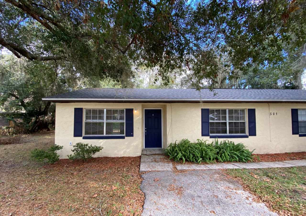 MOVE-IN SPECIAL!! Cozy 2BR/1BA Duplex in Eustis, FL!