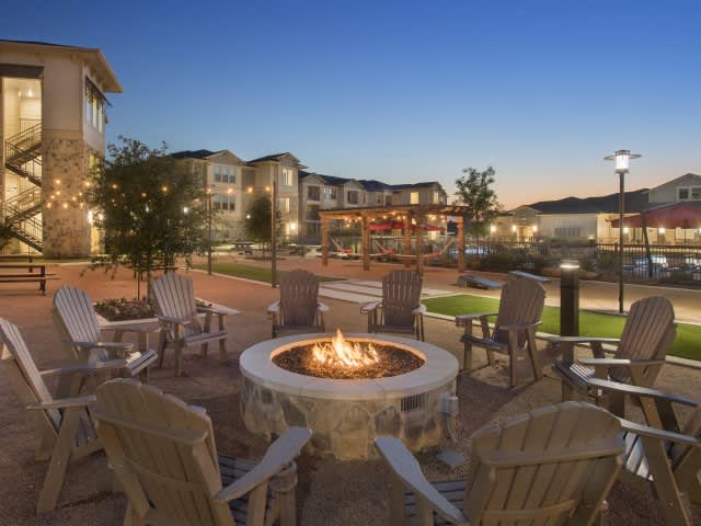 4340 Decatur Dr. Unit E21