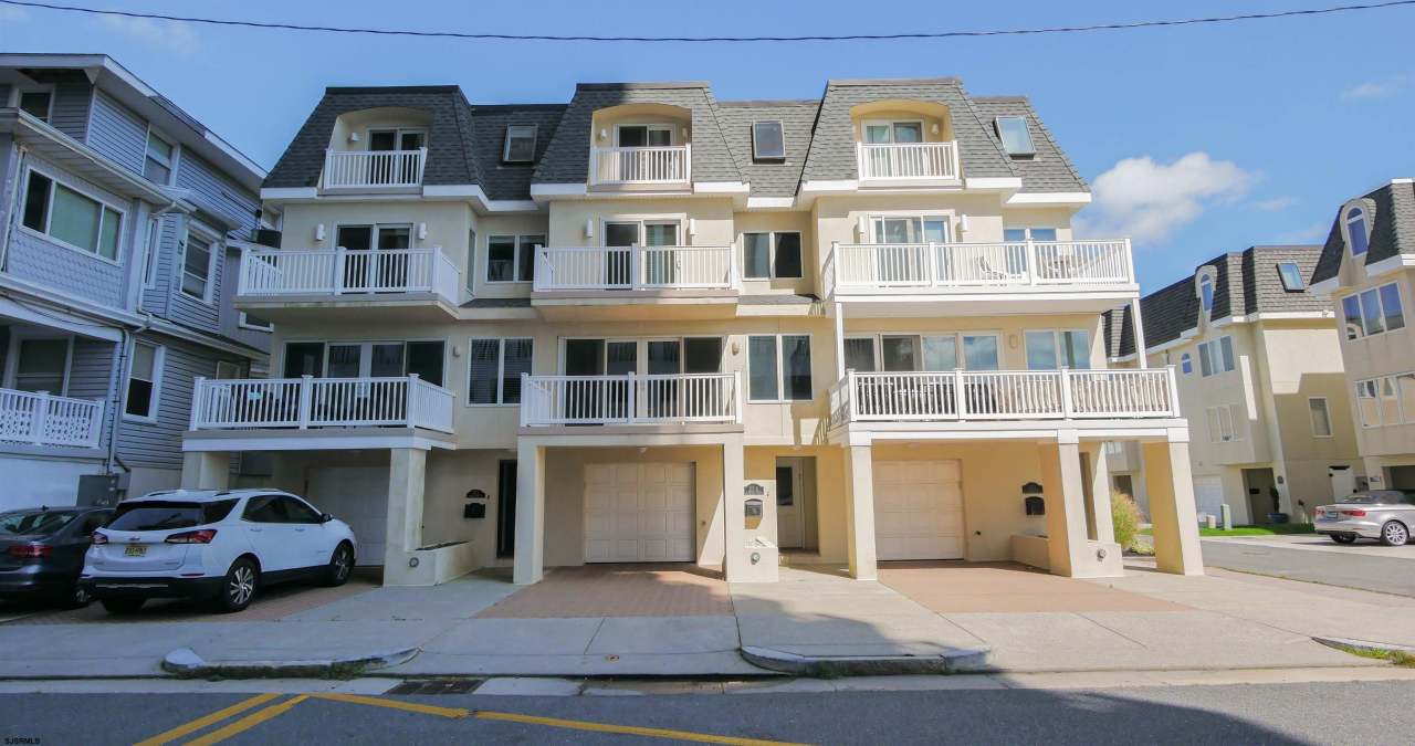 137 S Berkley Square