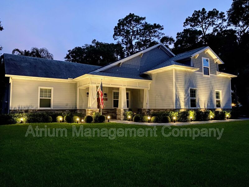 1695 W Lake Mary Blvd