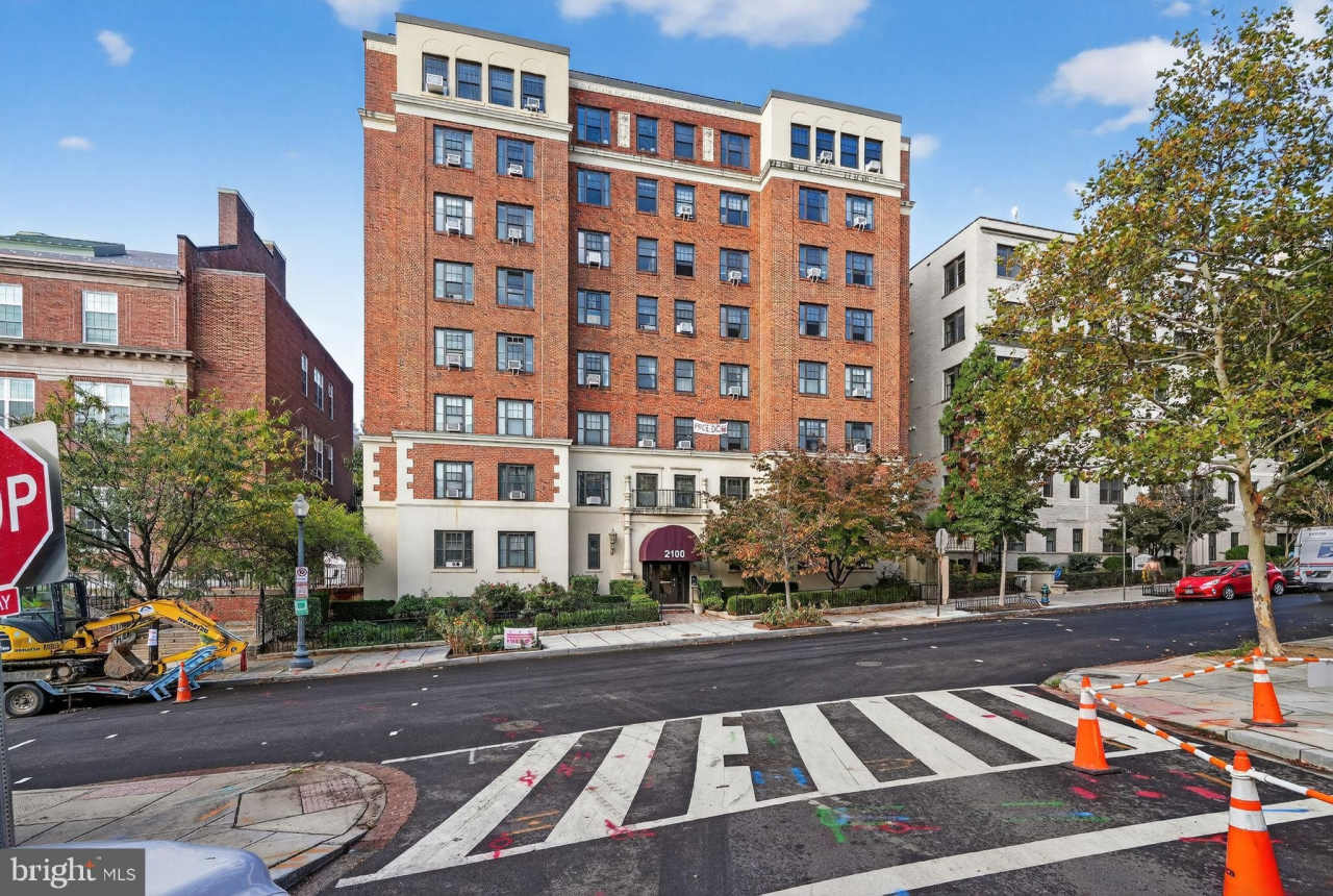 2100 19TH Street NW unit: 402