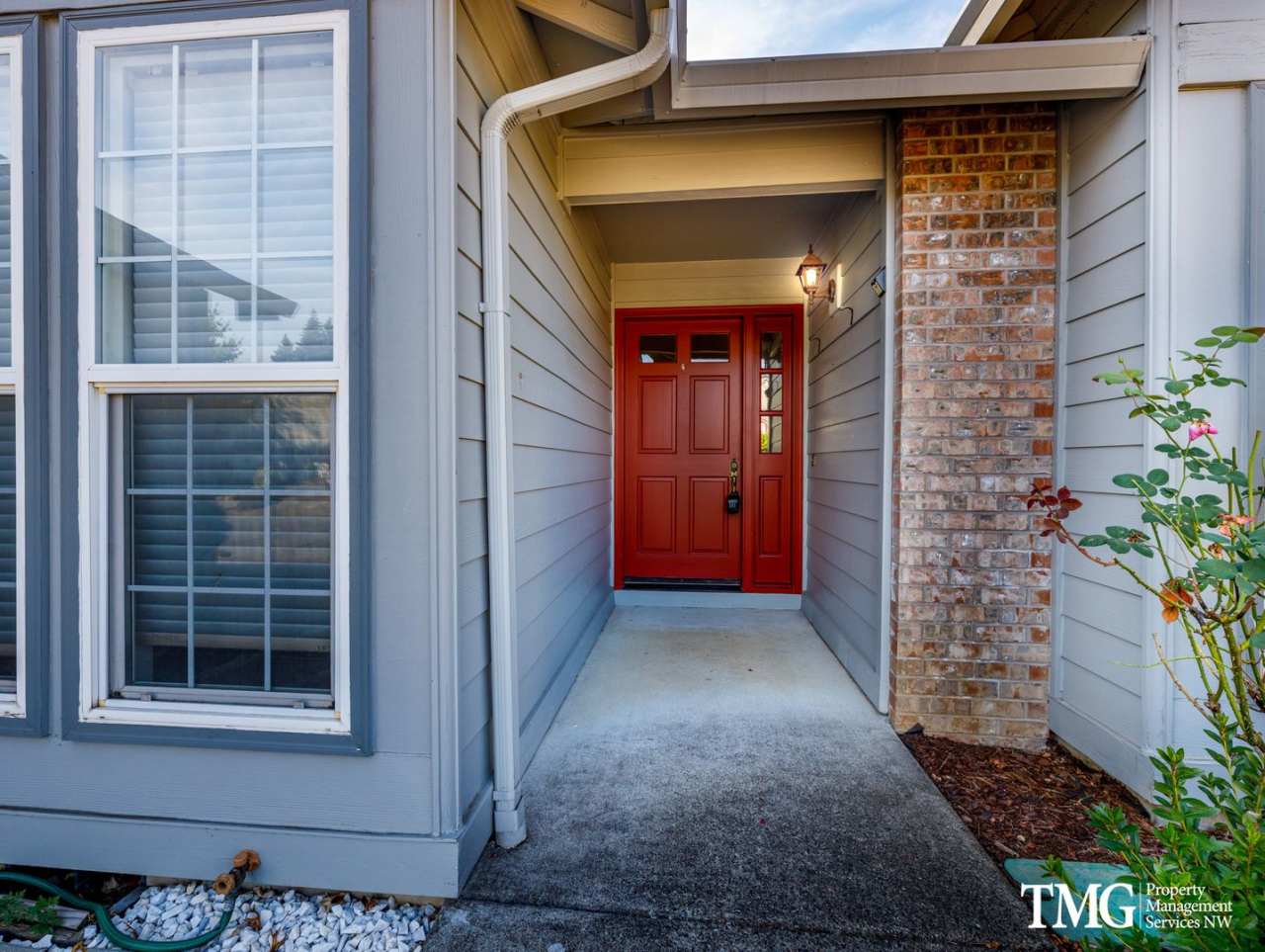 Charming Home Backing to Greenbelt, Near Lacamas Lake and Local Amenities