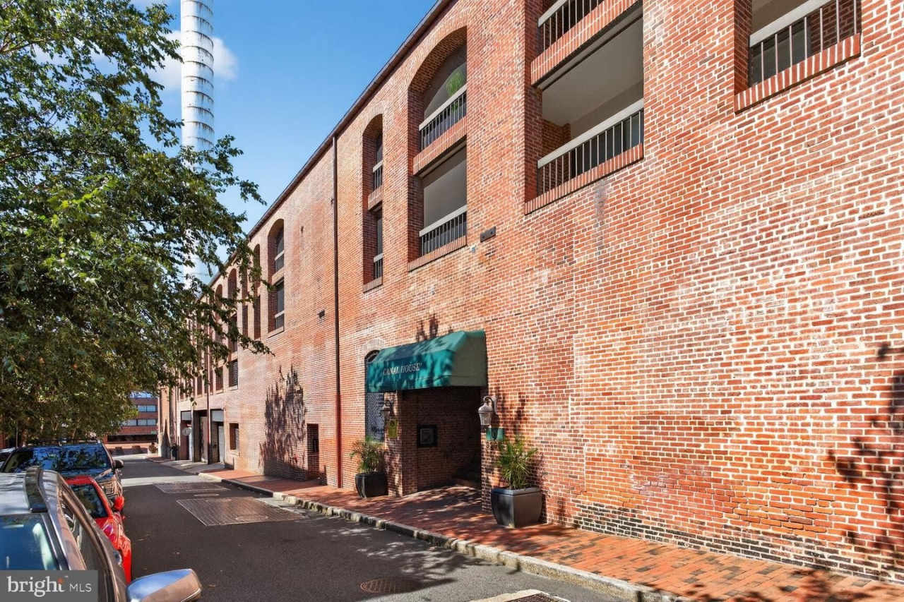 3225 GRACE ST NW #108