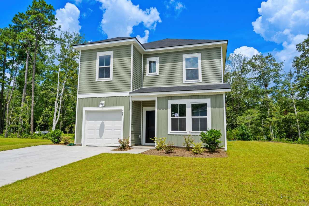 455 Falling Leaf Loop