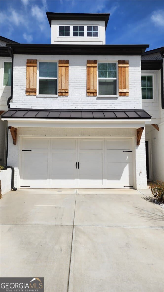 300 Auburn Valley Way