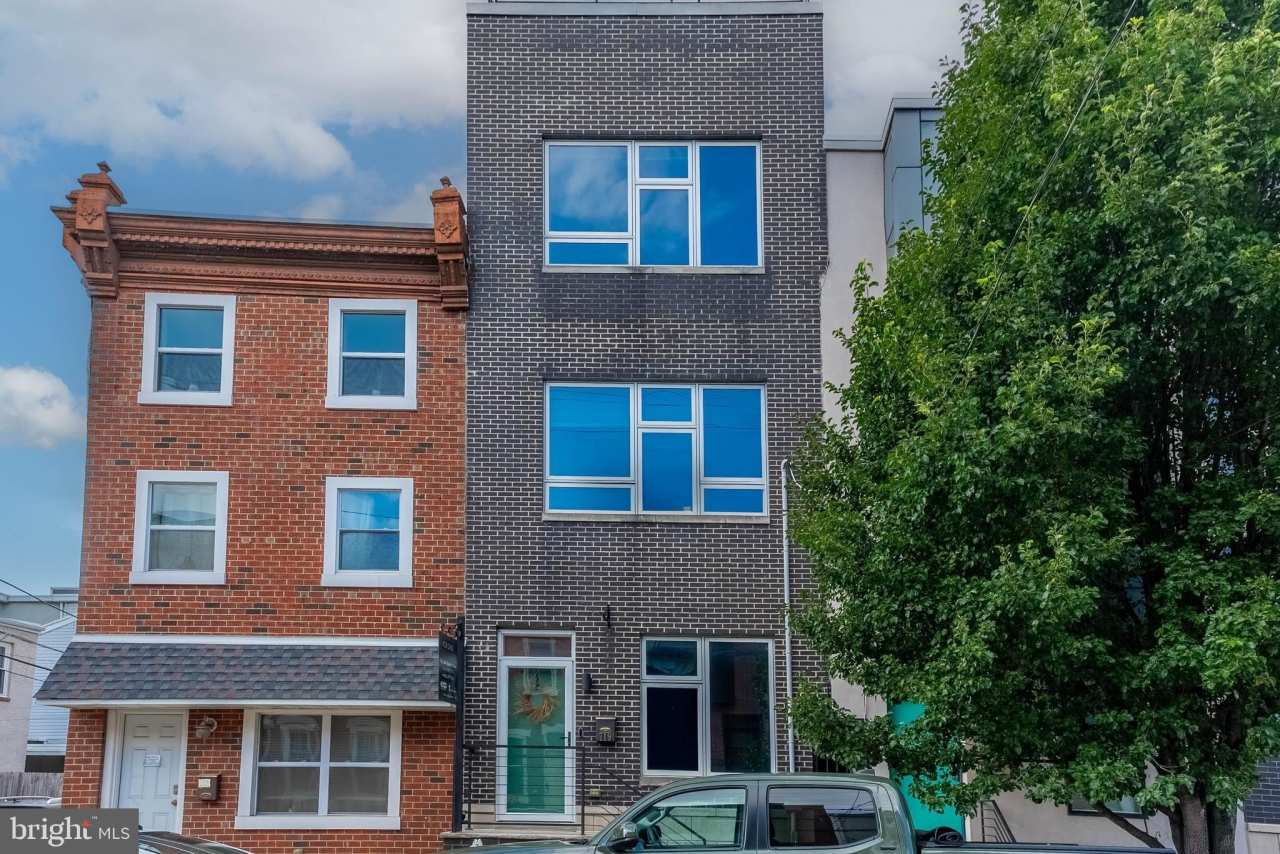 719 E THOMPSON Street