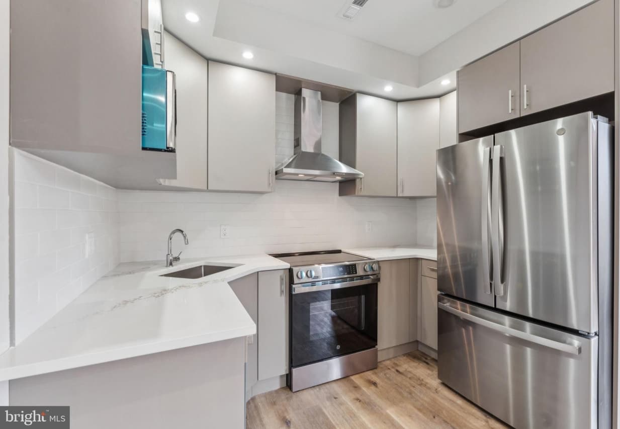 1436 PARRISH Street unit: 3