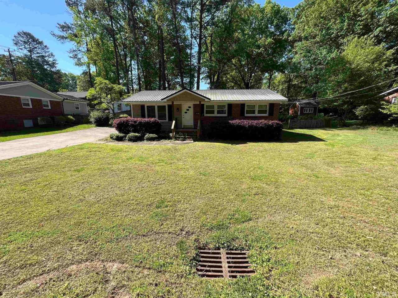 207 W Boundary Street