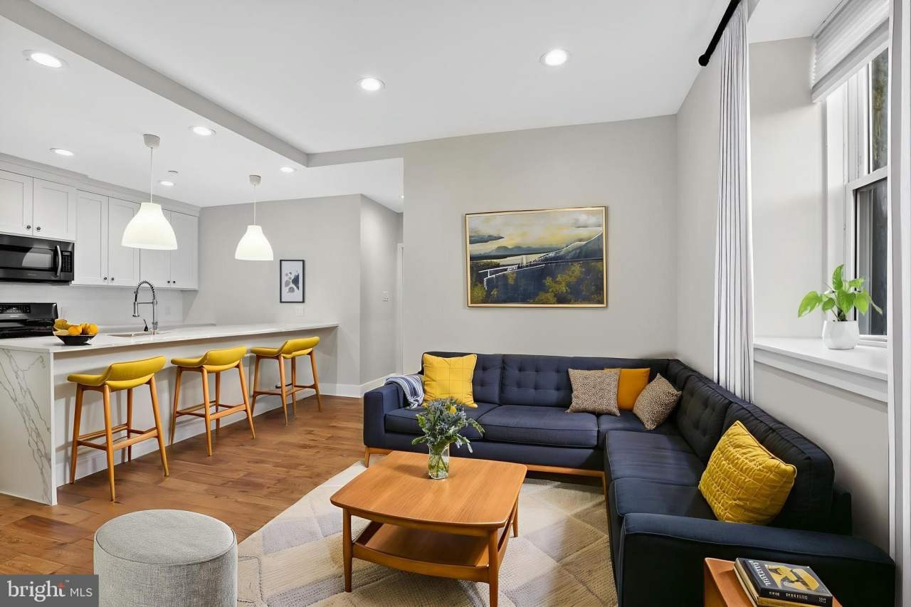 1420 E SUSQUEHANNA Avenue unit: C