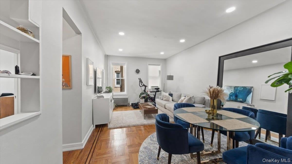 2081 Cruger Avenue unit: 4N