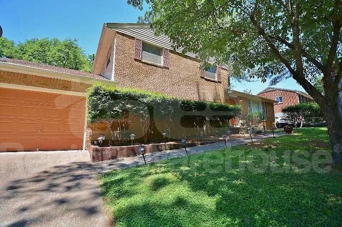 2615 Vinyard Street Northeast