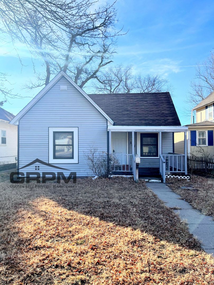 Cozy 2 Bedroom 1 Bath Home