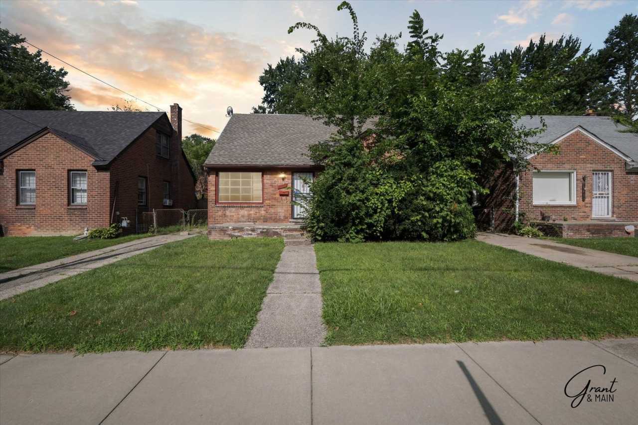 $1,200/month - 3 Bed 1 Bath