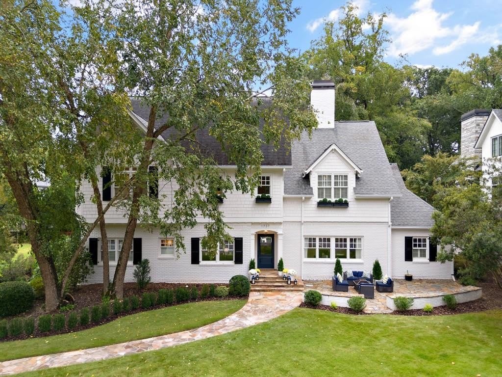 1737 Barnesdale Way NE