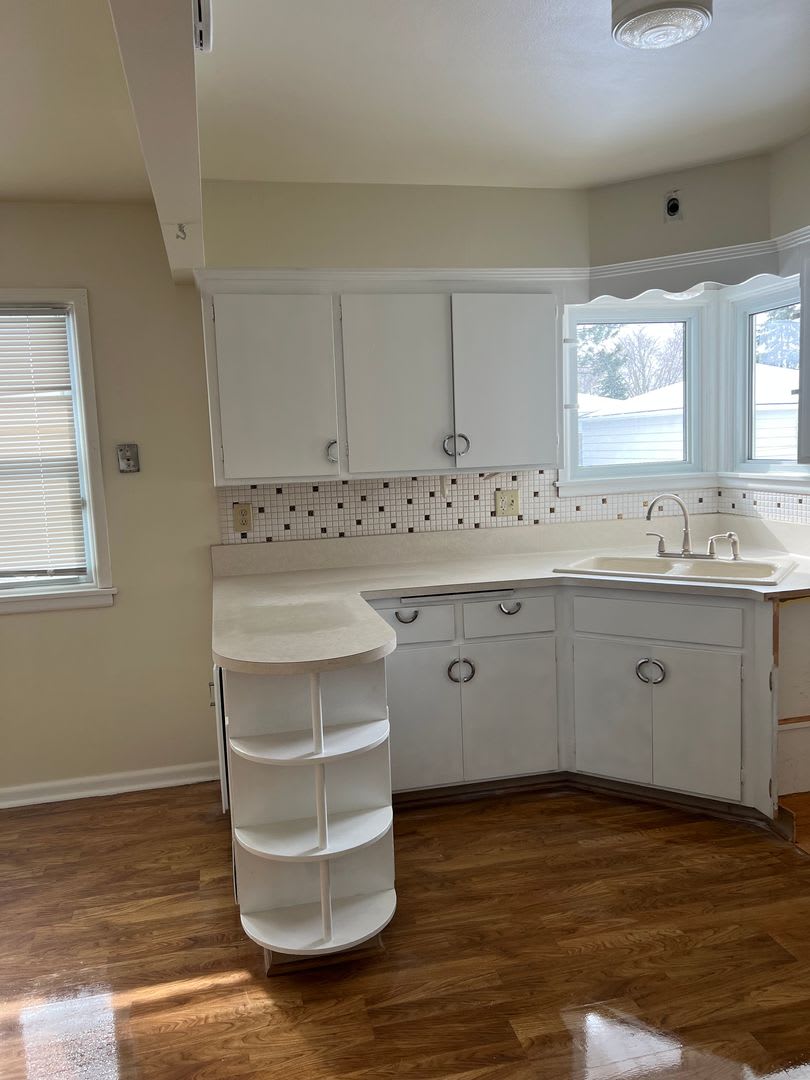 Amazing 3 Bedrooms with Rec Room Single Family in an Excellent Neighborhood!