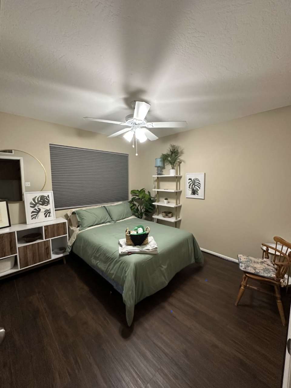 1224 North 84th Place