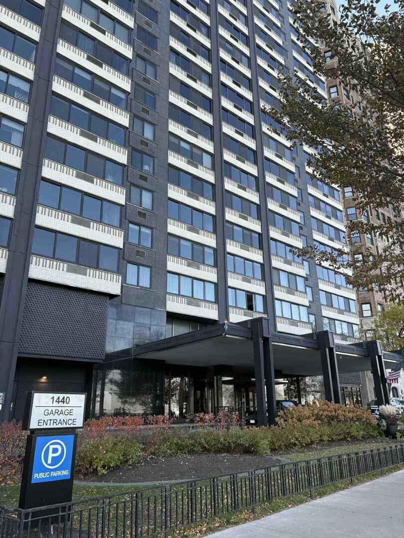 1440 N Lake Shore Drive unit: 21E