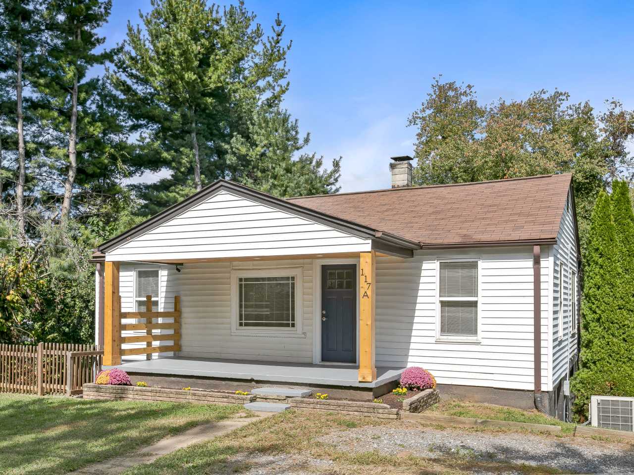 117 Moody Ave