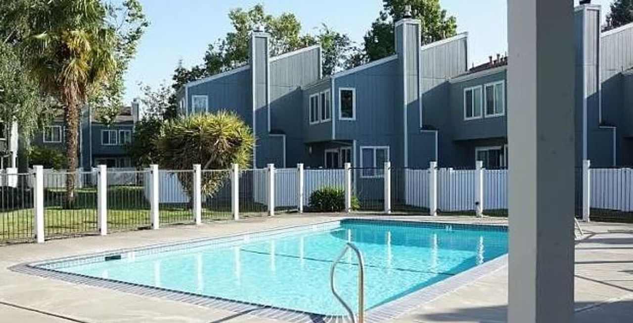 2 Bed/2 Bath Condo w/Detached 1 Car Garage Available Soon!