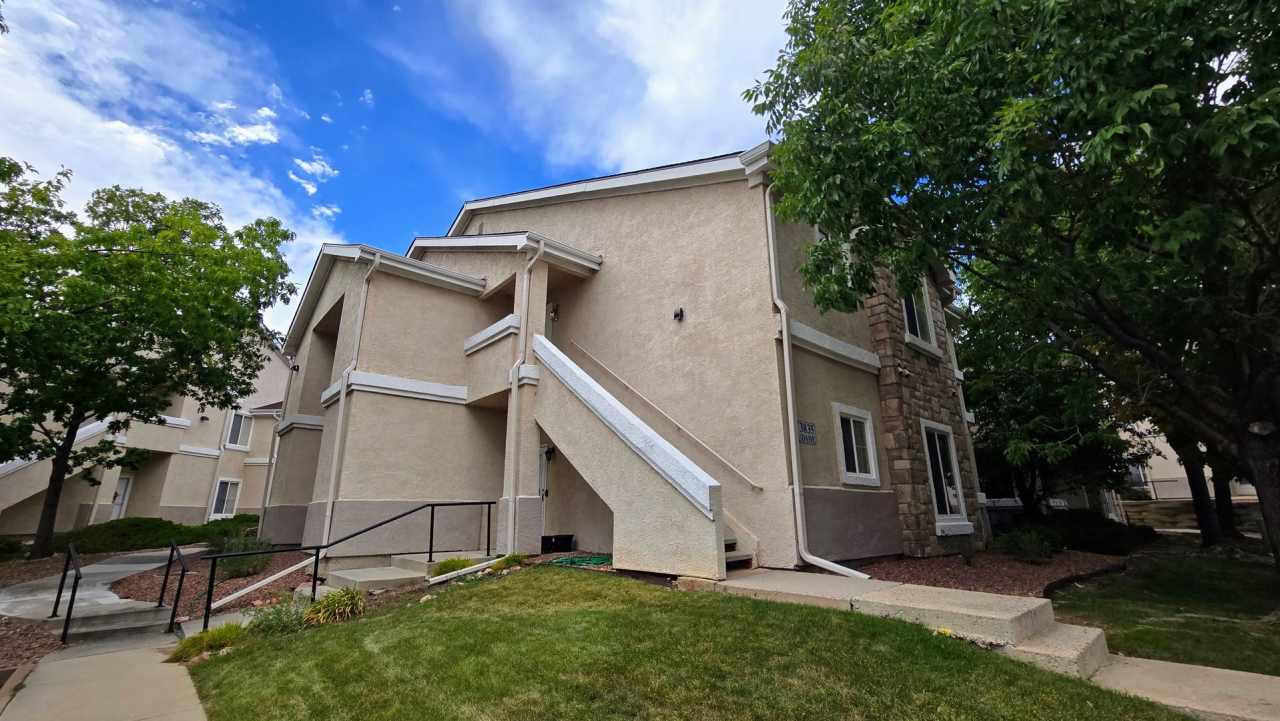 3835 Strawberry Field Grove #H - Southwest Area - Ranch Style Condo - 3 Bed/ 2 Bath/ 1 Carport