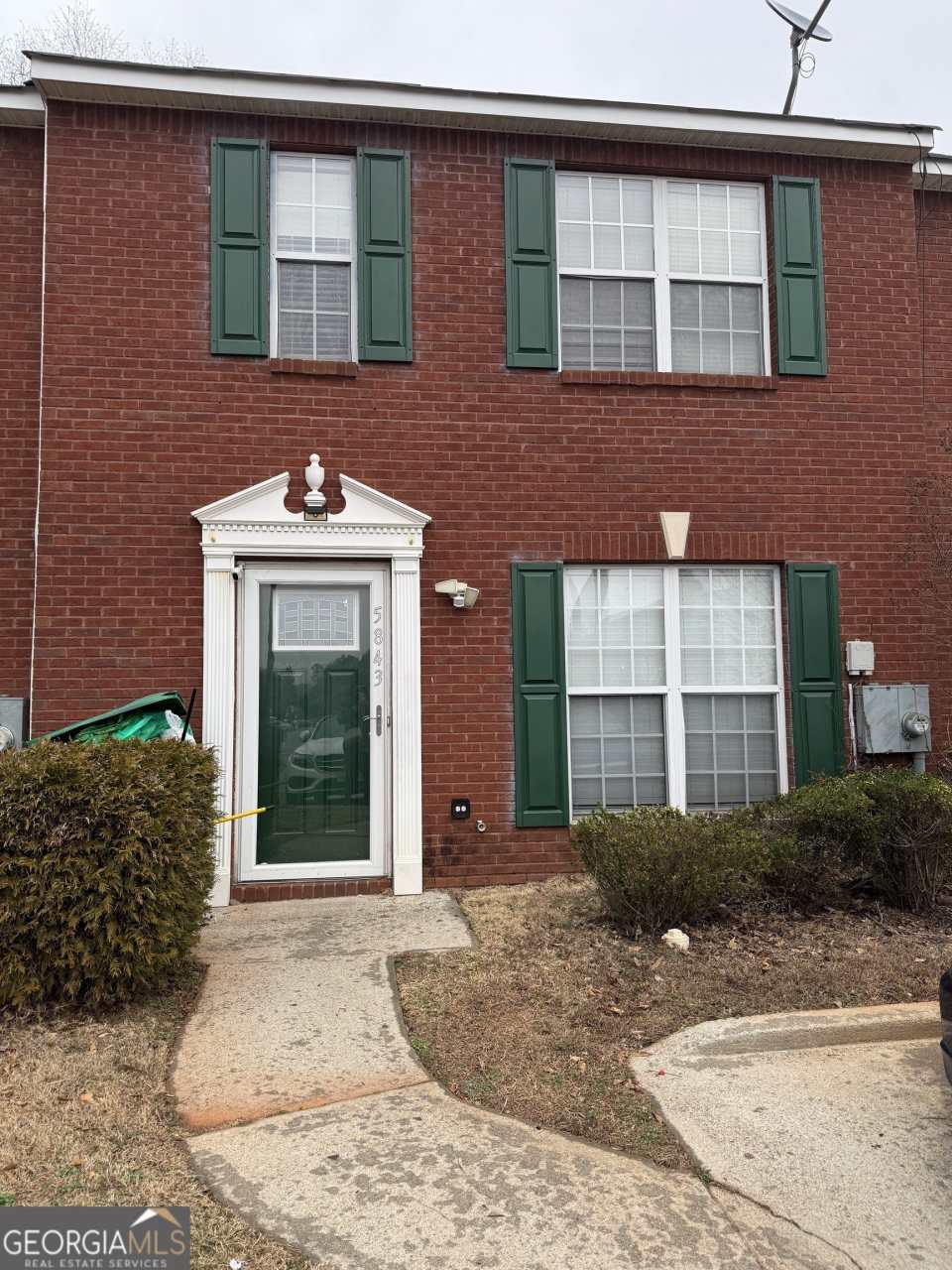 5843 Strathmoor Manor