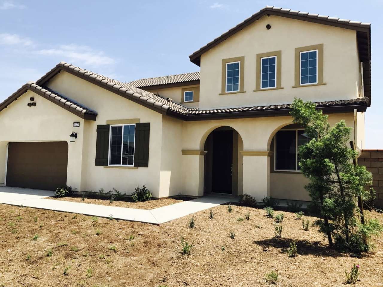 Upgraded Brand new 5 bed home in RiverBend community with spectacular view, Eastvale schools