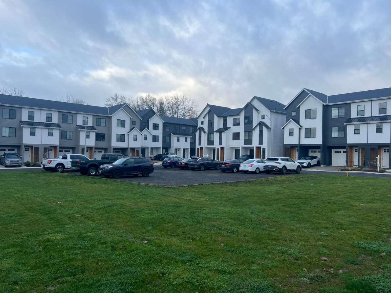 Stunning Tigard Home with Private In-Law Suite  Flexible Living Options