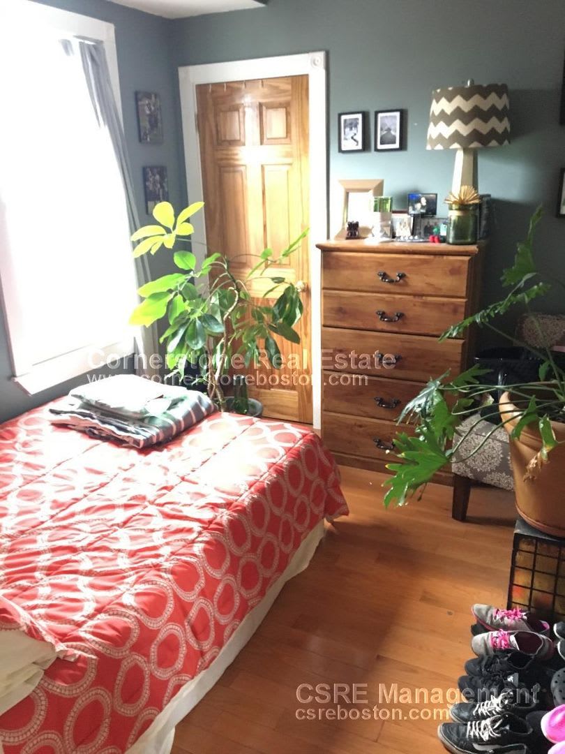Large 2 bed in Southie