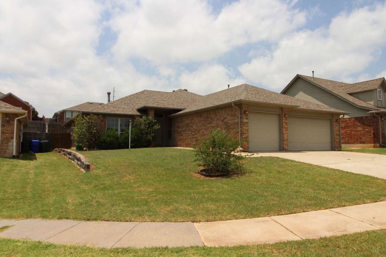 Move in Special!! 1/2 off with a 13 month lease. 512 Woodsong