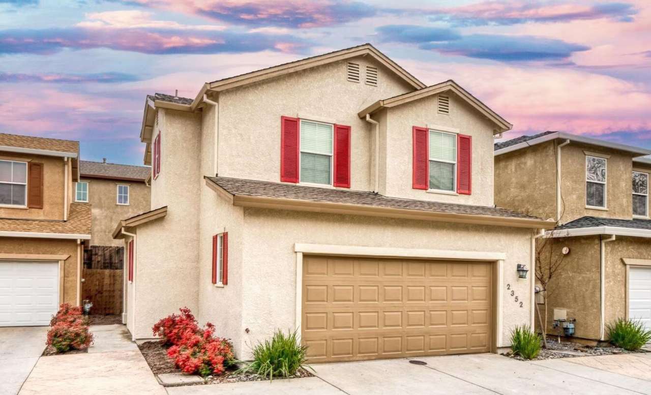 Fully Furnished 3 Bedroom / 2.5 Bath Two Story Home