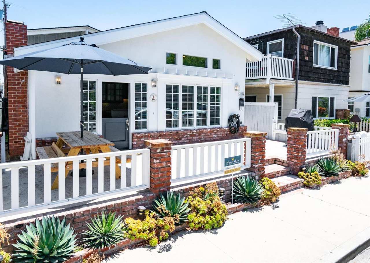 9 month winter lease on Balboa Island! No yearly leases