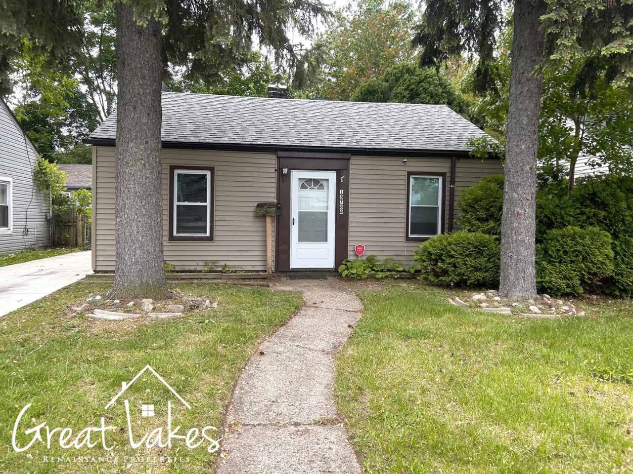 Cozy 2 Bedroom 1 Bathroom now available for rent