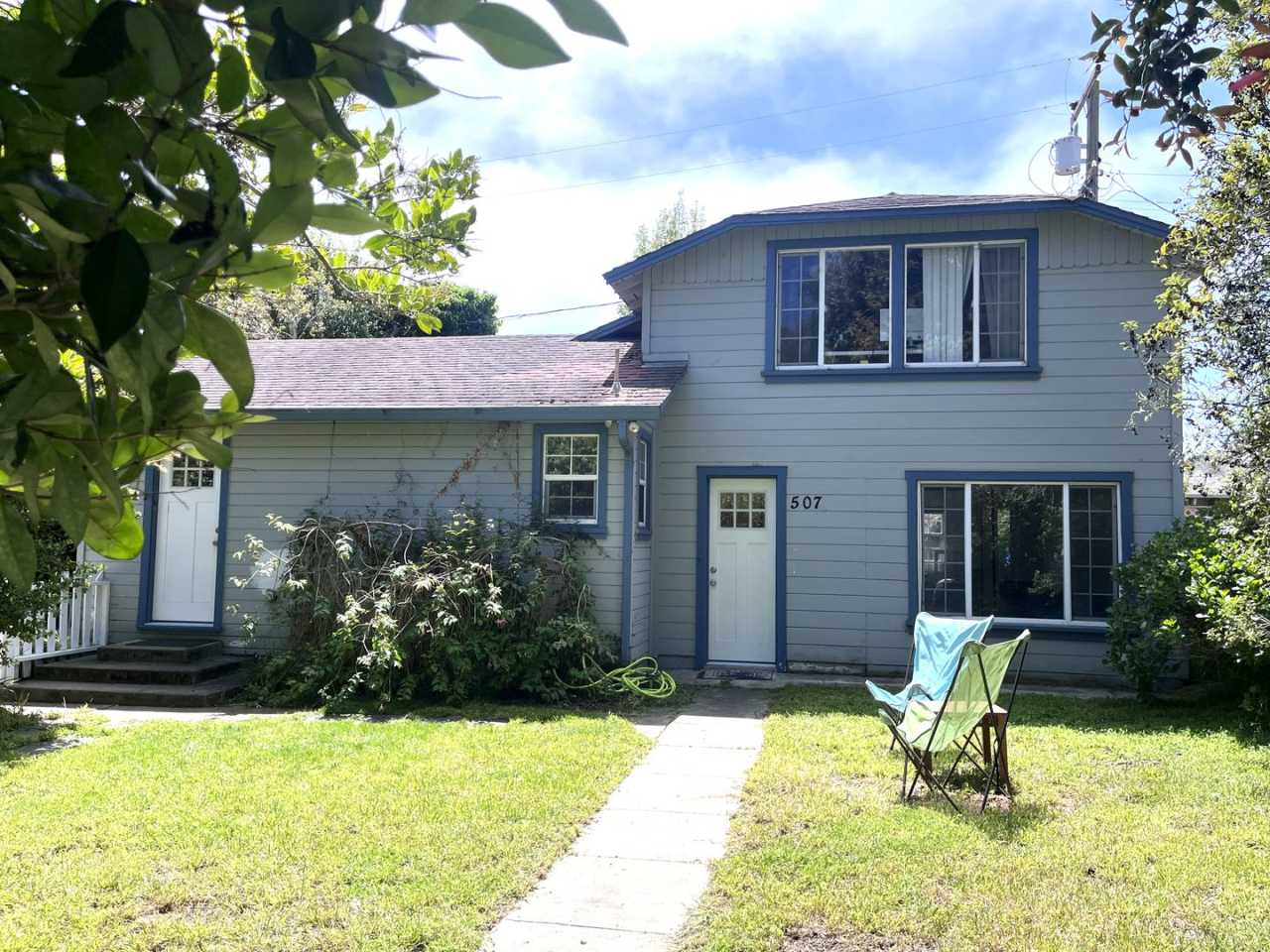 Fully Furnished- 2 bedroom/ 2 bathroom in Seacliff neighborhood walking distance to the beach