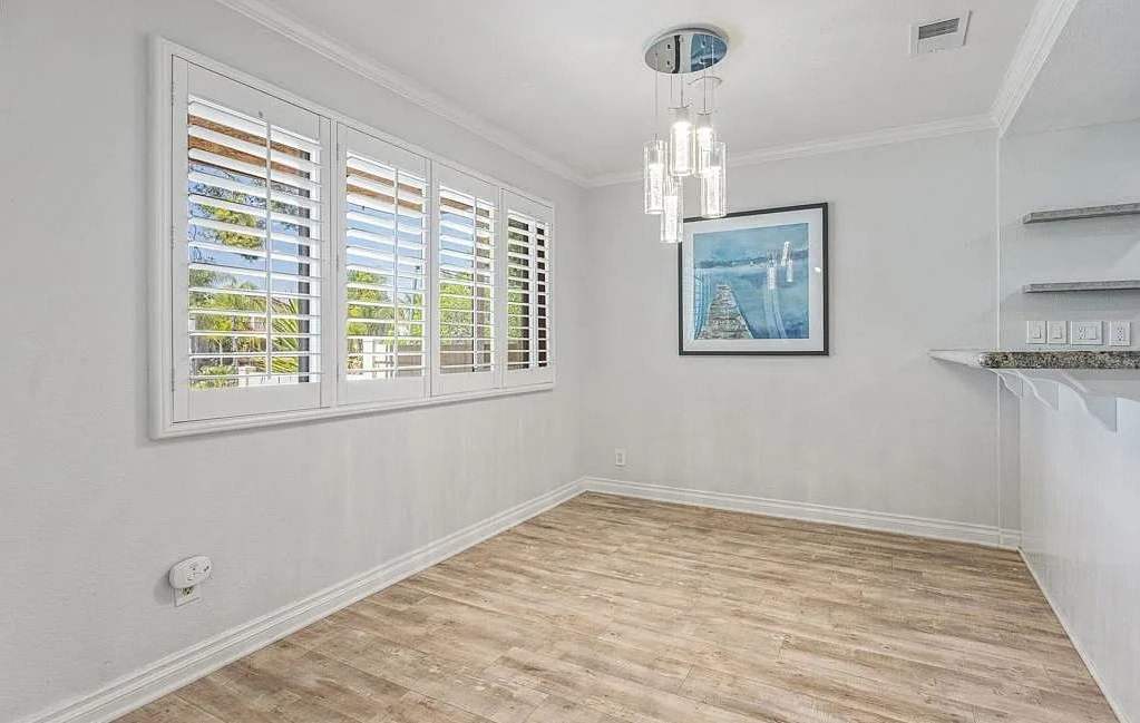 24311 Canyon Lake Dr N